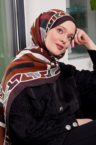 Levidor Plum Geometric Pattern Royal Shawl