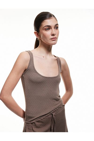 Koton Sleeveless Textured Crepe Fabric Deep U Neck Sleepwear Top