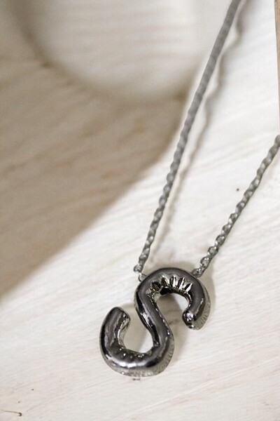 MakeWell Letter Design Simple Chain Letter Necklace Silver Color Letter Necklace