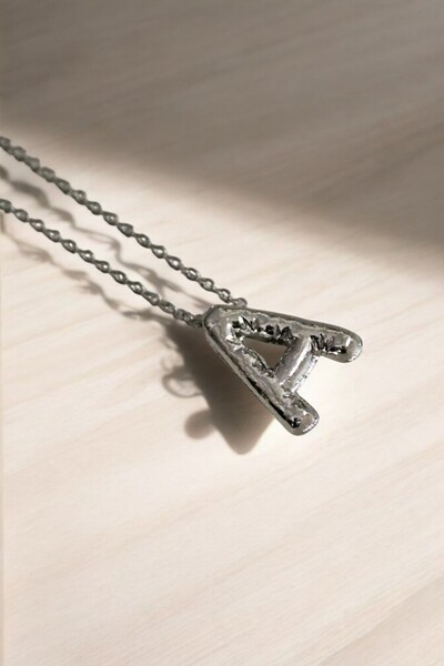 MakeWell Letter Design Simple Chain Letter Necklace Silver Color Letter Necklace