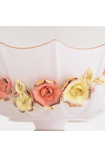 Dania Porcelain dessert plate with gold metal base
