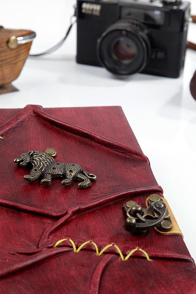 GUETTA Handmade Genuine Leather Daily Diary Notebook Şamua Paper Lion