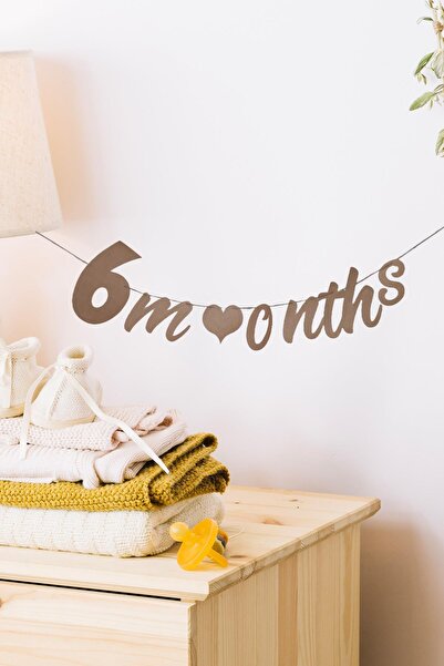 Patladı Gitti Elyazılı 6 Months Yarım Yaş Kraft Retro Banner Süs