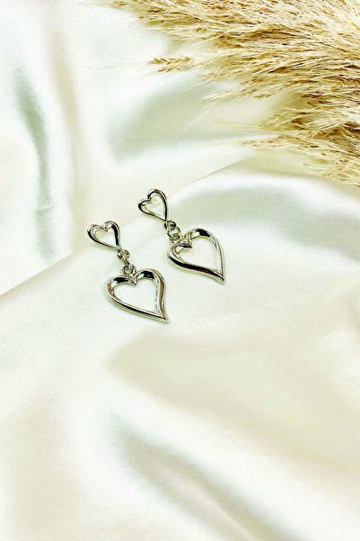 Eylülün Takısı Gümüş Renk Sallantılı Kalpli Küpe