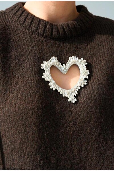 MODA Дамски пуловер с кръгло деколте с декоративни камъни и сърце