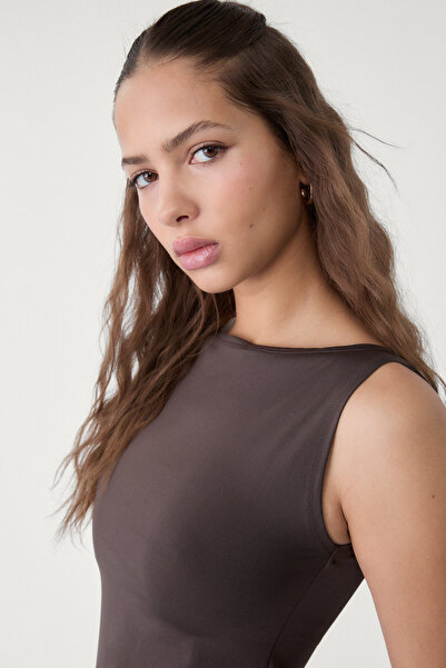 Stradivarius Boat neck sleeveless T-shirt