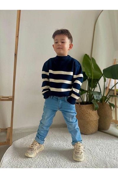 Yavrumsa Striped Sweater and Jeans Combination