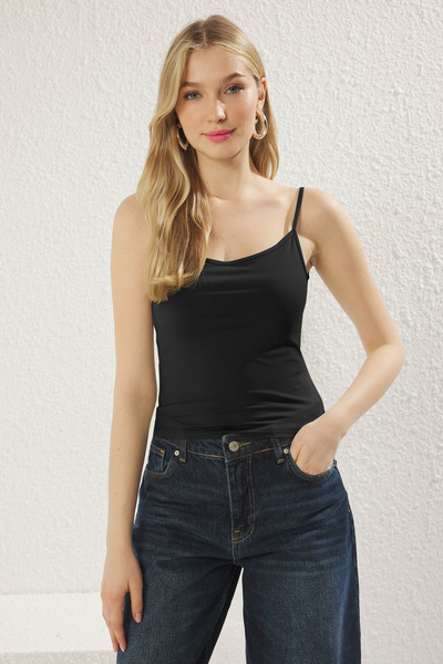 Trendyol Collection Μαύρο λουράκι πολυαμιδίου που εφαρμόζει στο σώμα κανονικό μέγεθος πλεκτό εσώρουχο TWOSS25AL00025