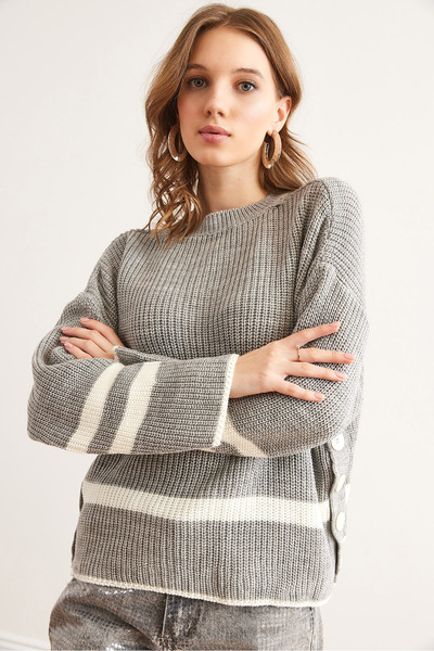 Olalook Pulover de damă, gri, cu nasturi laterali, cu dungi KZK- 19000967