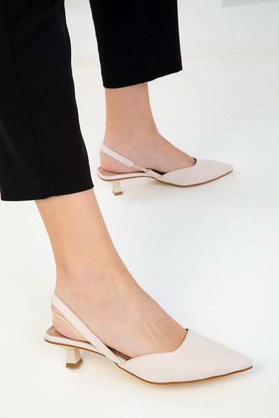 SOHO Klassische Damenschuhe mit Absatz in Beige aus mattem Satin 20277
