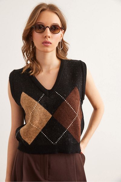 Olalook Women's Black Diamond Pattern Crop Knitwear Sweater Svt- 00000044