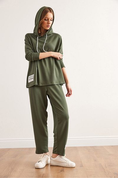 Olalook Khakifarbenes Damen-Trainingsanzug-Set mit Crest-Detail unten und oben ETKM- 0000074