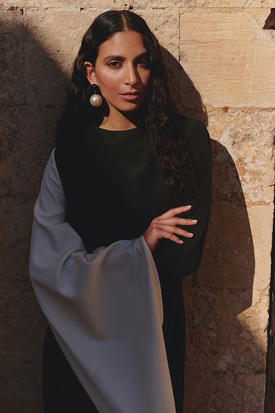 Trendyol Modest Schwarz-weißes, detailliertes, gewebtes Abendkleid mit Wickeldetail TCTSS25DB00002