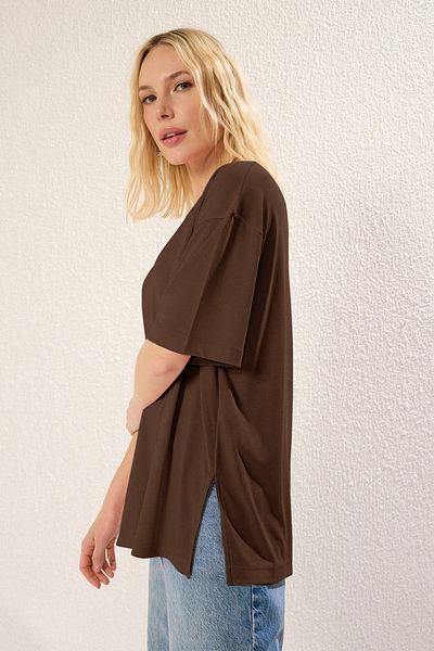 Trendyol Collection Hnědá Udržitelná modalová tkanina Oversize/Wide Fit Pletené tričko Twoss25Ts00125