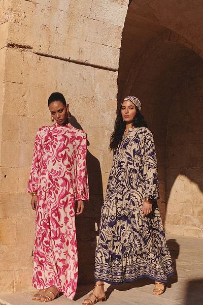 Trendyol Modest Rosa gemustertes gewebtes Viskose-Kleid TCTSS25EB00048