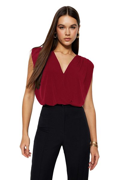 Trendyol Collection Flexibler roter, zweireihiger Strick-Body – gepolstert und mit Druckknöpfen TWOSS23BD00007