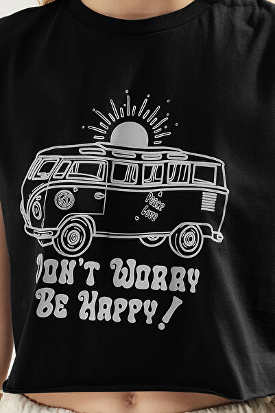 Trendyol Collection Černé tričko Crop Crew Neck – 100% bavlna, potištěné, bez rukávů Twoss23Ts00122