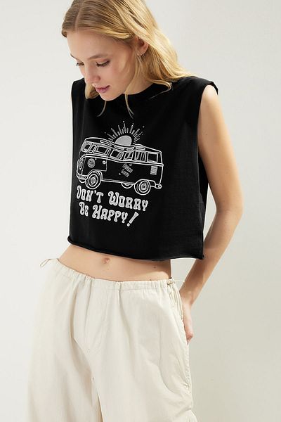 Trendyol Collection Schwarzes Crop-T-Shirt mit Rundhalsausschnitt – 100 % Baumwolle, bedruckt, ärmellos TWOSS23TS00122