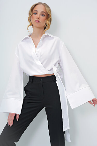 Trend Alaçatı Stili Cămașă albă din popelin cu mâneci late pentru femei ALC-X13750