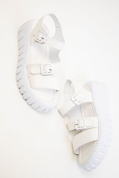 SOHO Weiße Damensandalen 18107