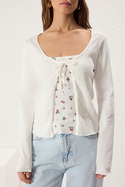 Trendyol Collection Ecru 2'Li Bluse Cardigan Anzug Pointel/Strukturierter Stoff Eng anliegende flexible Strickbluse TWOSS25BZ00417