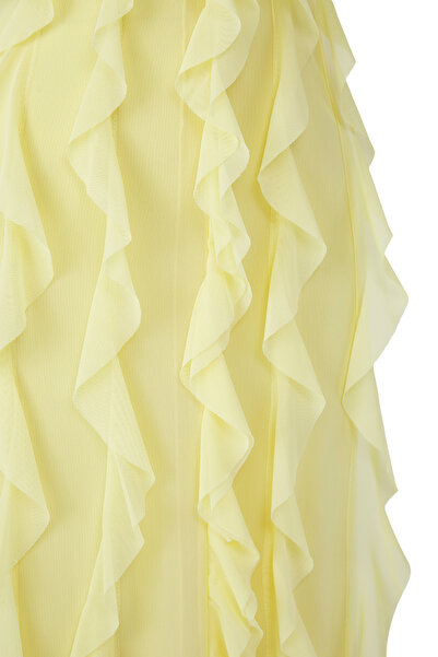 Trendyol Collection Světle žluté volánové tylové večerní šaty - limitovaná edice šatů TPRSS25AE00063