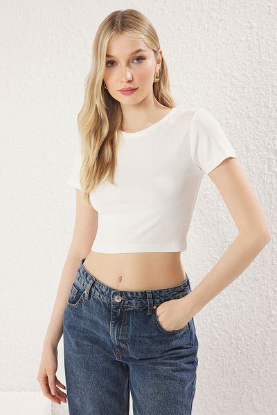 Trendyol Collection Premium Ecru Flexible Viscous Fabric - Crop Crew Neck Blouse Twoss23Bz00198