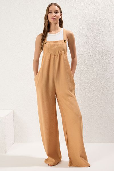 Trendyol Collection TWOSS21TU0090 Modell Camel Jumpsuit