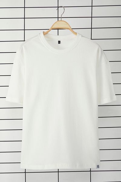Trendyol Collection Εκρού εμπριμέ υπερμεγέθη βαμβακερό μπλουζάκι - TMNSS25TS00115