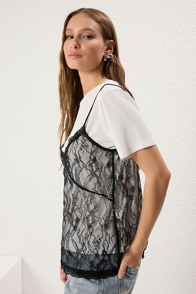 Trendyol Collection Μαύρη δαντέλα κανονική/κανονική εφαρμογή λουράκι ελαστική πλεκτή μπλούζα TWOSS25BZ00125