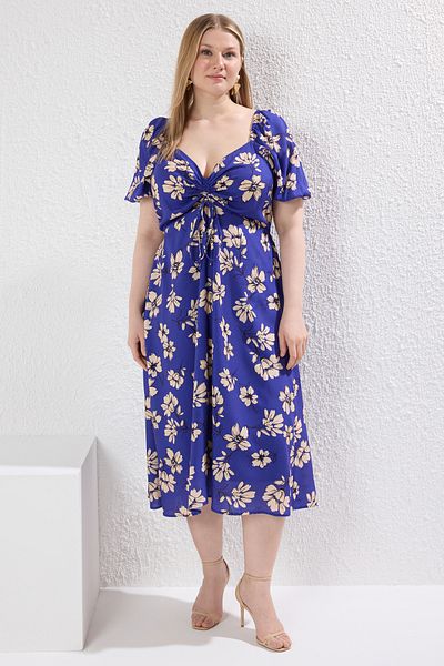 Trendyol Curve فستان منسوج بطبعة زهور زرقاء TBBSS23AH00091