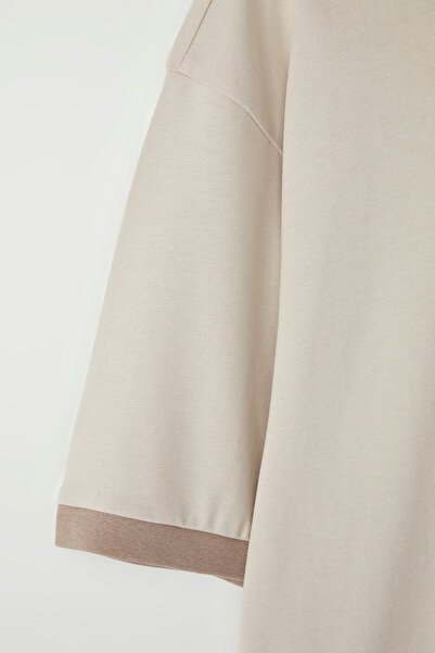 Trendyol Collection Υπερμεγέθη εμπριμέ βαμβακερό μπλουζάκι - μανίκια με ρίγες, 100% βαμβάκι, TMNSS25TS00053