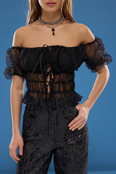 Trendyol Collection Μαύρο μονόχρωμο γιακά Carmen Κοντό πλισέ υφαντό Organza Κομψή/Νυχτερινή μπλούζα