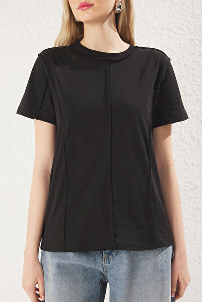 Trendyol Collection Black Knitted T-Shirt - 100% Cotton, Sewing Detail, Regular Fit Twoss25Ts00135