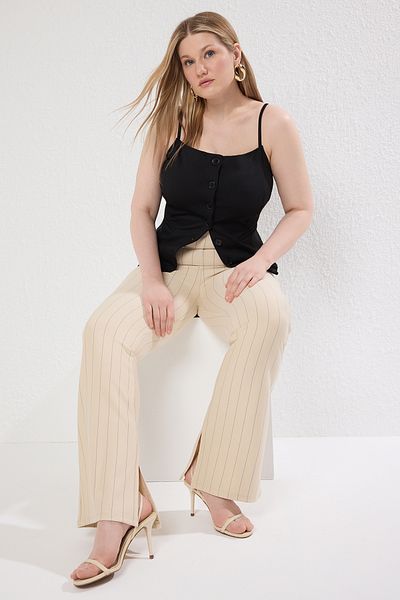 Trendyol Curve Beigefarbenes, stilvolles Schlafset