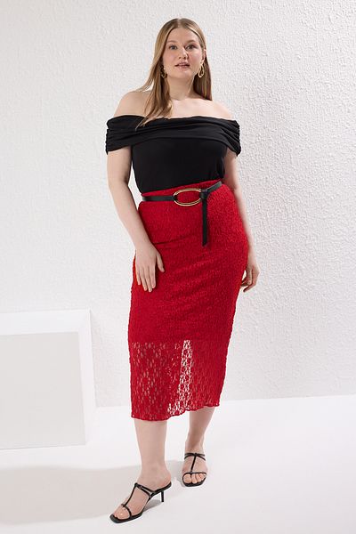 Trendyol Curve Czerwona koronkowa spódnica midi z dzianiny TBBSS24AZ00027