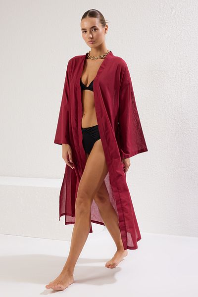 Trendyol Collection Weinroter Maxi-Kimono mit Gürtel und Kaftan – TBESS25KM00010