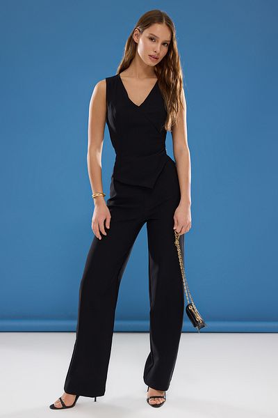 Trendyol Collection TWOSS25TU00010 Modell Schwarzer Overall