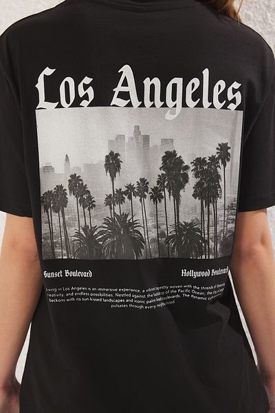 Trendyol Collection Tricou negru oversize imprimat pe spate - TWOSS25TS00139