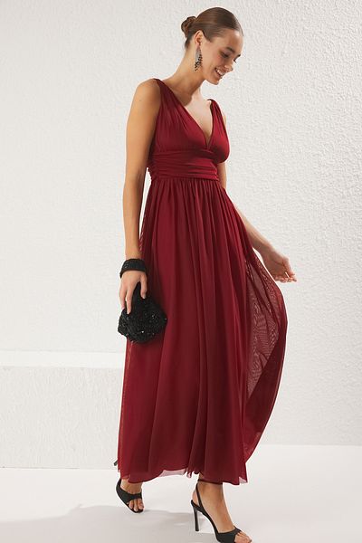 Trendyol Collection Burgunderfarbenes, mit Tüll gefüttertes, gestricktes Maxi-Abendkleid TPRSS25AE00096
