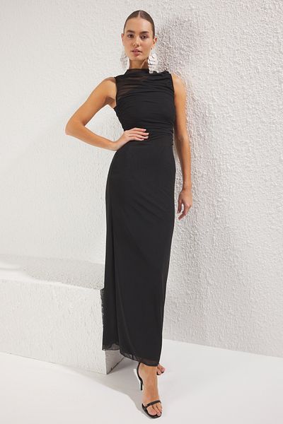Trendyol Collection Schwarzes, körperbetontes, gefüttertes, gestricktes Abendkleid aus Tüll TPRSS25AE00040