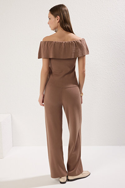 Trendyol Collection Carmen Collar Knitwear Blouse and Pants Set - Brown Twoss25Au00065