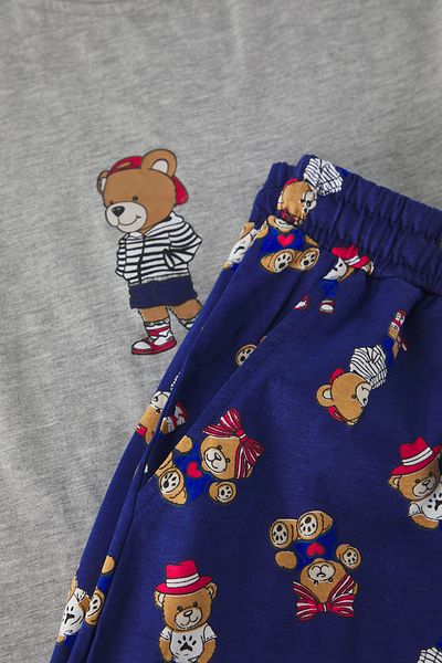 Trendyol Collection Grau meliertes, marineblaues Pyjama-Set mit normaler Passform und Teddybär-Aufdruck und Shorts TMNSS25PT00055