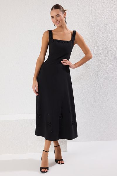 Trendyol Collection Μαύρο ίσιο αξεσουάρ πέτρας σε γραμμή Α υφαντό Finike Midi Unlined Chic/Βραδιινό φόρεμα