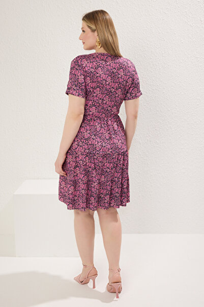 Trendyol Curve Pink V-Neck Floral Print Stakter Knitted Plus Size Dress Tbbss22El1638