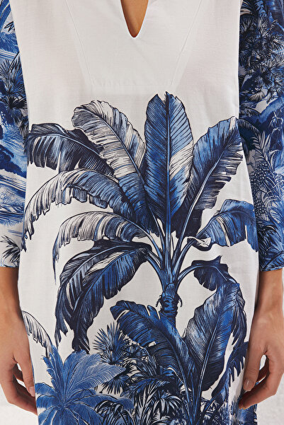 Trendyol Collection Tropisch gemustertes Maxi-Strandkleid mit gewebter Quaste TBESS25EL00046