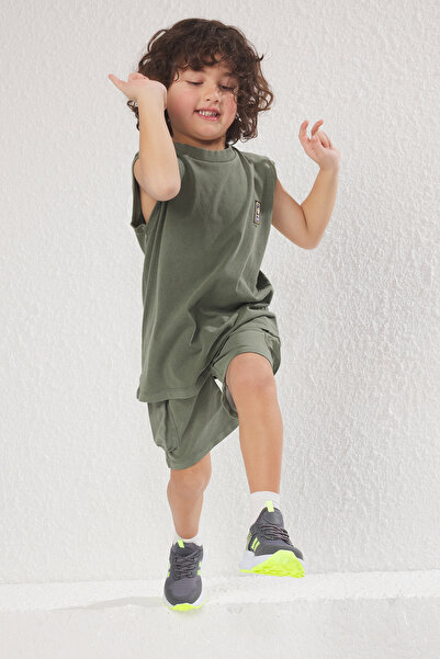 TRENDYOLKIDS Fiú khaki alsónadrág szett - pamut, lehangolt/halvány hatású, kötött alsó-felső szett TKDSS25AU00026