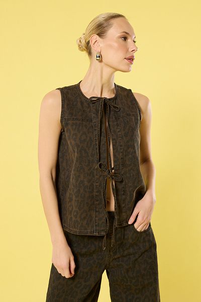 Trendyol Collection Braune Denim-Weste mit Leopardenmuster und Schnürung vorne TWOSS25YE00017