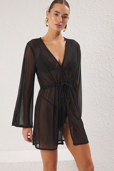 Trendyol Collection Transparenter schwarzer Mini-Kimono mit Gürtel und Kaftan – TBESS25KM00006