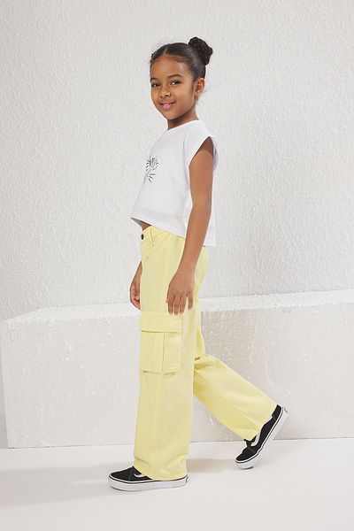 TRENDYOLKIDS بنطلون جينز أصفر مستقيم TKDSS25PL00004